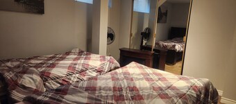 Perfect Getaway for the Family: Spacious, Cozy 2-Bedroom Private Basement !