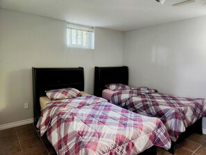 Bügeleisen/Bügelbrett, WLAN, Bettwäsche