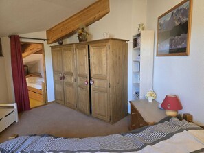 3 chambres, lit parapluie, accès pour personnes à mobilité réduite