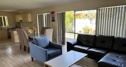 Relaxing 3BR Home by Wattle Downs Reserve