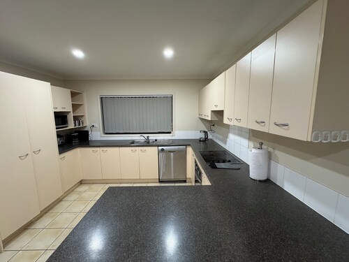 Relaxing 3BR Home by Wattle Downs Reserve