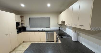 Relaxing 3BR Home by Wattle Downs Reserve