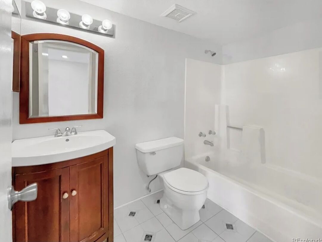 Towels, soap, toilet paper