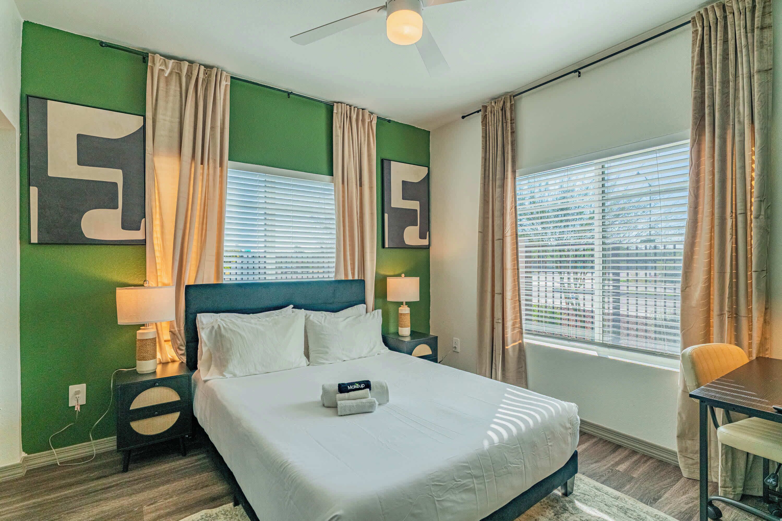 Desk, iron/ironing board, WiFi, bed sheets