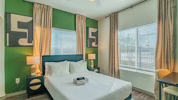 Desk, iron/ironing board, WiFi, bed sheets