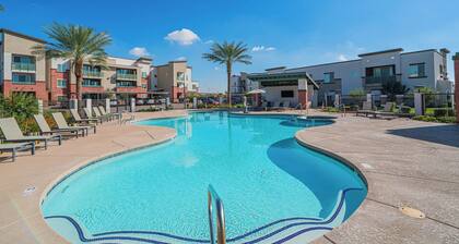 Steps from Stadium w/Balcony,Pool,Gym,Parking,W/D