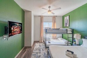 2 habitaciones, escritorio, tabla de planchar con plancha y wifi 