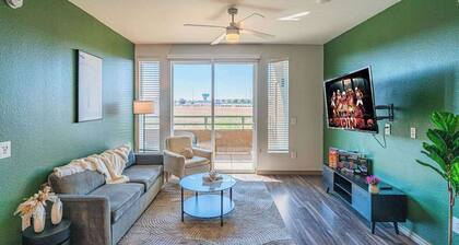 Urban Oasis: Balcony, Pool + Parking near Stadium!