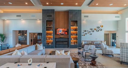 Cozy Stay Near Stadium w/Balcony-Pool-Gym-Parking