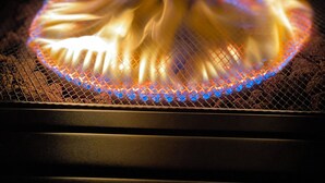A gas stove with a blue flame. - Resort 2 beds Studio occ. for 4 Parcel Kitchen Enchanting Breckenridge Christmas (Breckenridge)