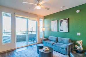 Living area - Cozy Westgate Suite Near Stadium | Pool + Gym (Glendale)