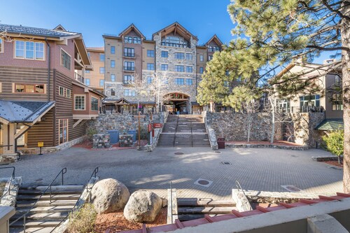 First Tracks at Northstar_Corner Unit In Village, Kitchen, 1GWifi, Darts, Covered Parking +NPOA Pass