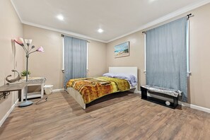 Strygejern/strygebræt, Wi-Fi, sengetøj