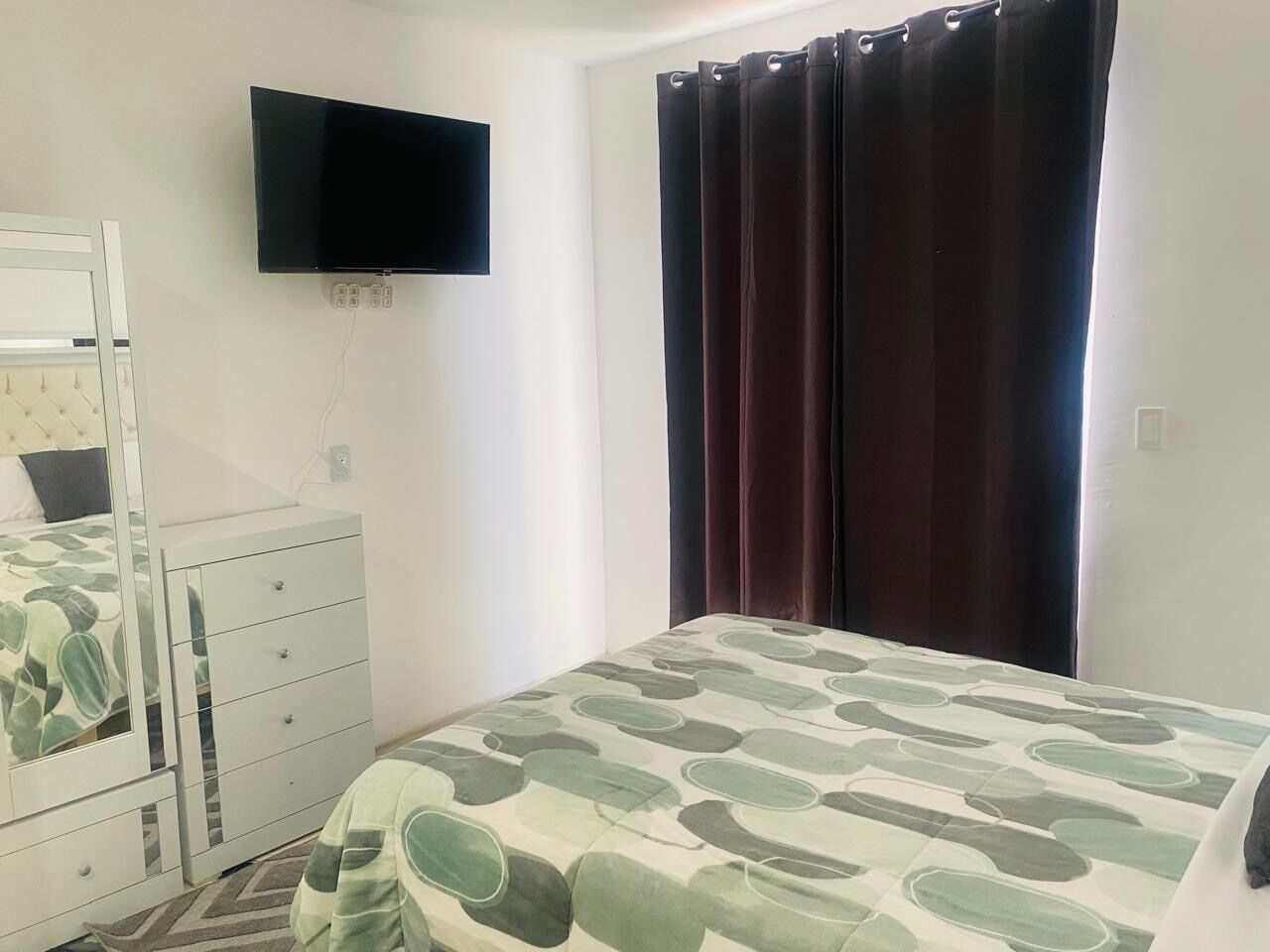 1 chambre, fer et planche à repasser, Wi-Fi, draps fournis