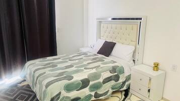 1 soverom, strykejern/-brett, wi-fi og sengetøy