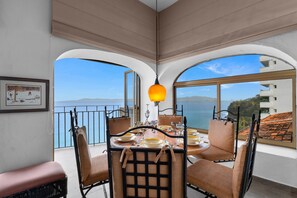 Dining - Casa Tranquila, Oceanfront at Punta Negra Beach (Puerto Vallarta)
