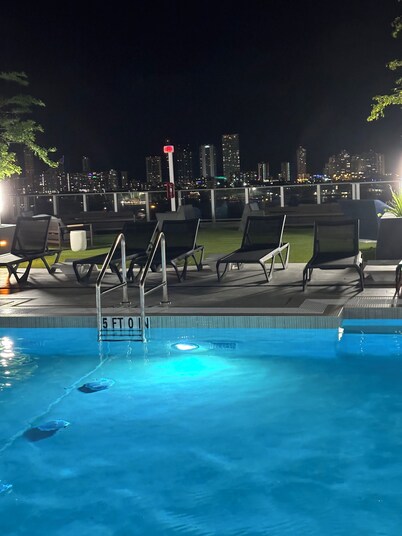 Cozy 1-bedroom apartment with AC in fabulous North Miami Beach