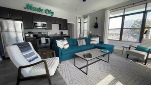 Living area - 3 Beds 2BR/2BA • Walk to Belmont/Vandy • Parking (Nashville)