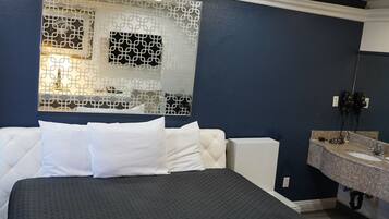 Habitación superior | Escritorio, tabla de planchar con plancha y wifi gratis