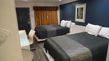 Deluxe Double Room | Desk, iron/ironing board, free WiFi