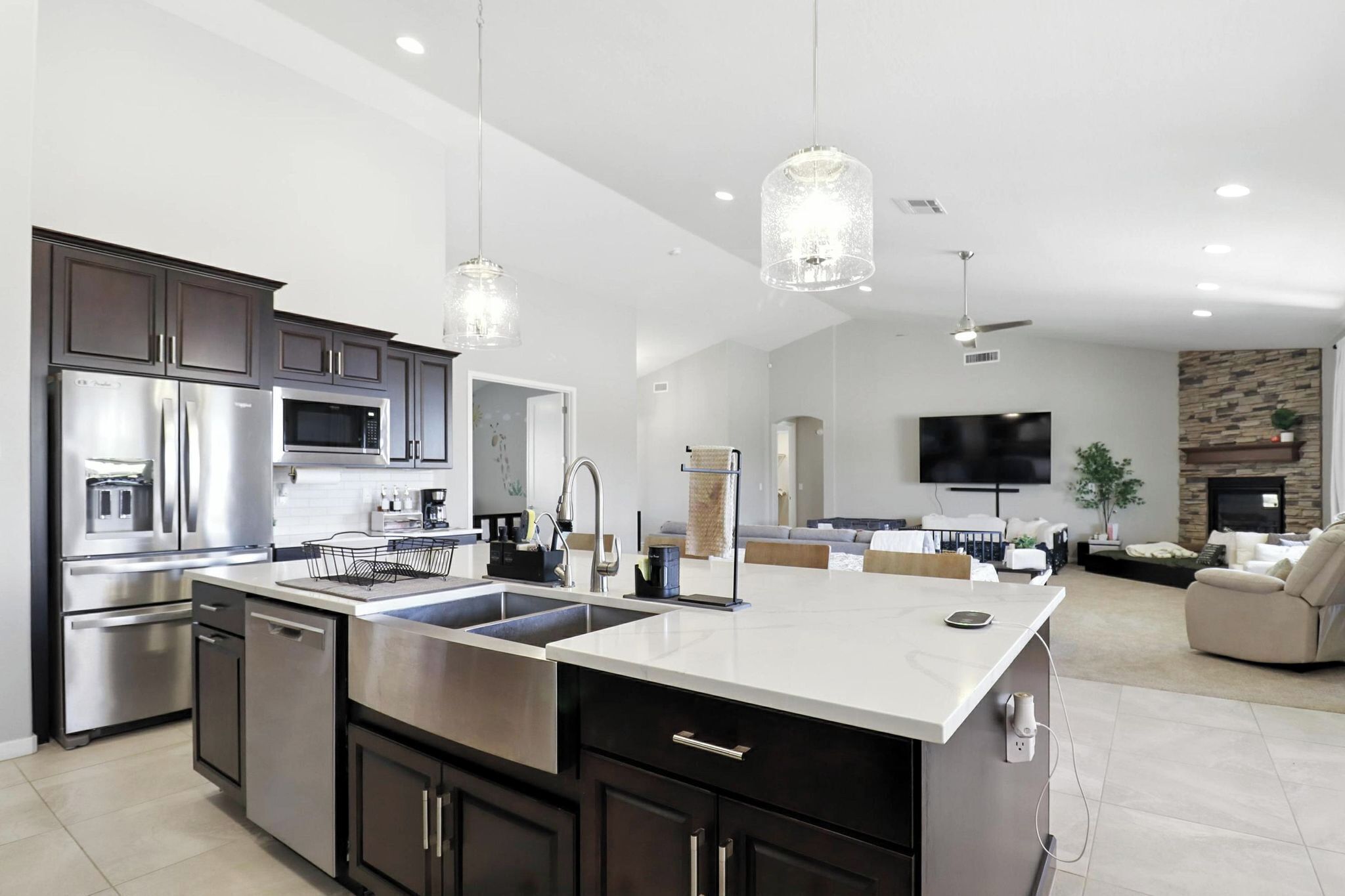 Mikroaaltouuni, uuni, liesi, astianpesukone