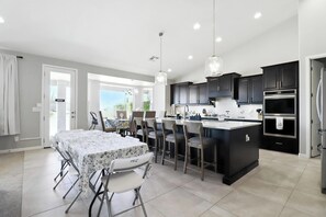 Dining - Charming 3BR Backyard Oasis+Family Friendly, sleeps 9 (Scottsdale)