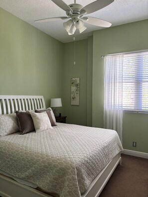 2 habitaciones, tabla de planchar con plancha, wifi y ropa de cama 