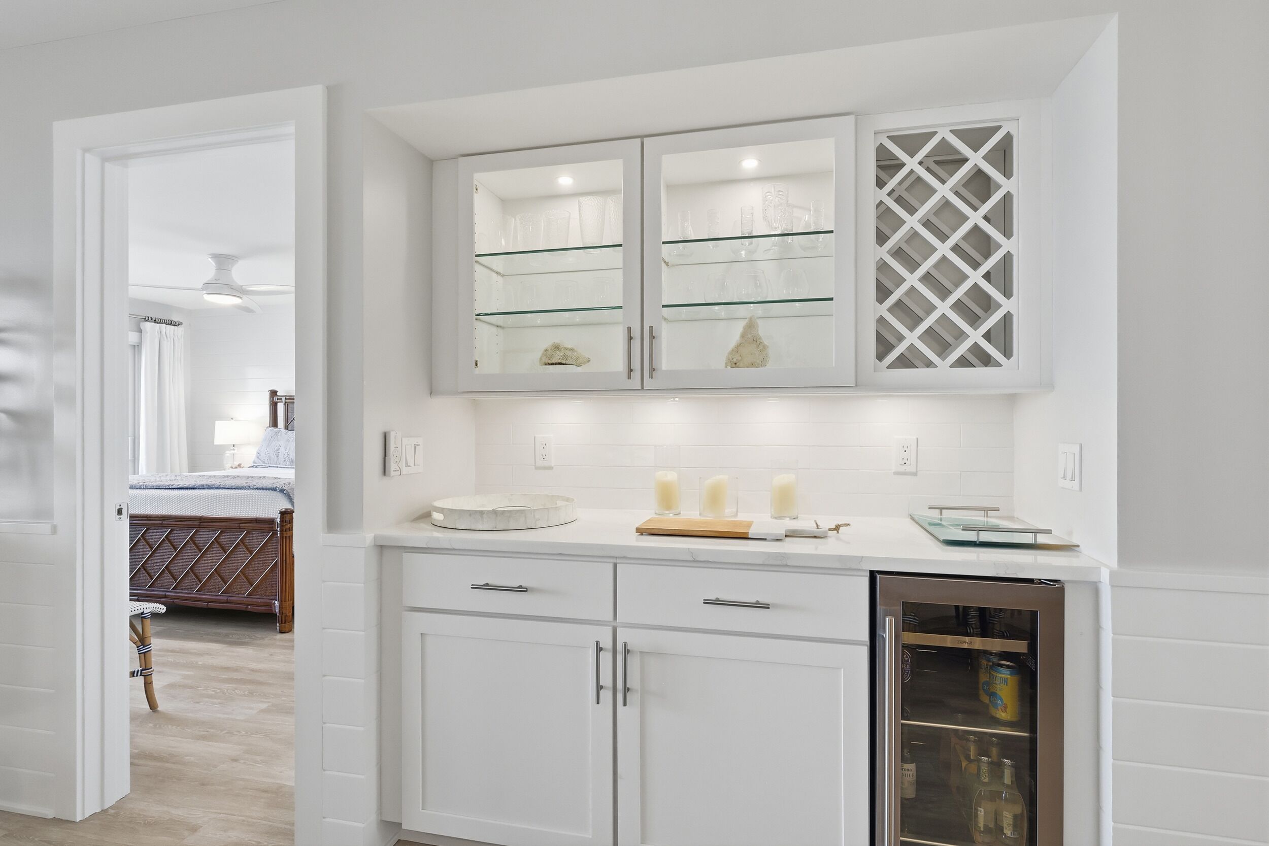 Een strijkplank/strijkijzer, gratis wifi, beddengoed