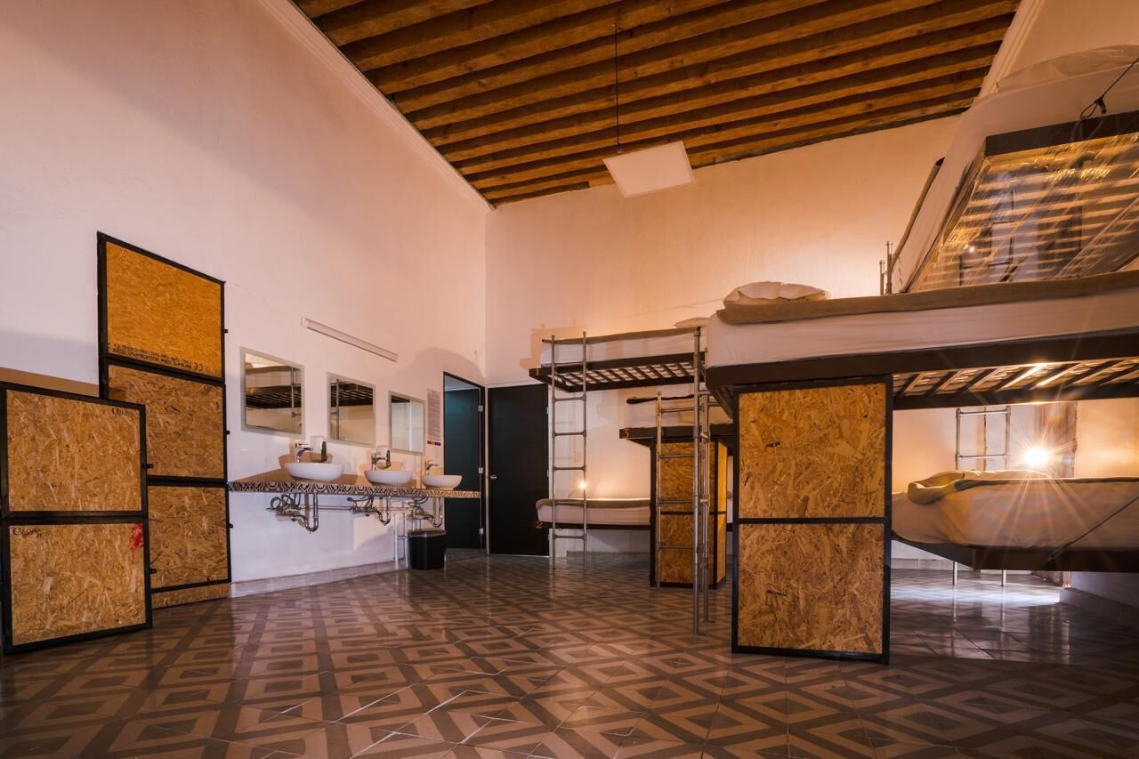 Perusyhteismajoitus, vain miehille, kaupunkinäköala | Ilmainen Wi-Fi