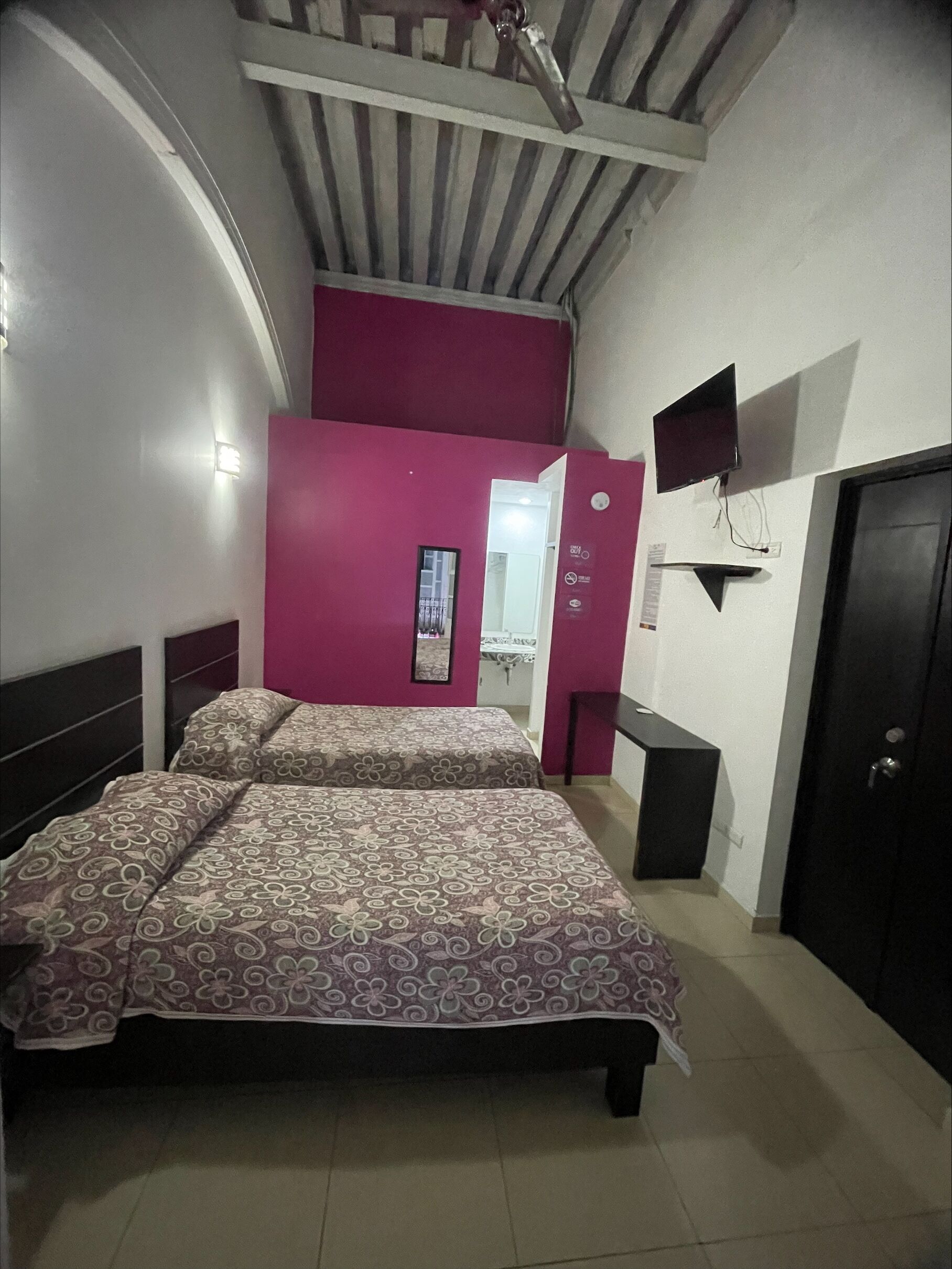 Basic Twin Room | Free WiFi