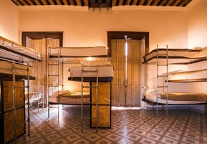 Basic Shared Dormitory, Men only, City View | Free WiFi - Casona Poblana Hotel Puebla  (Puebla)