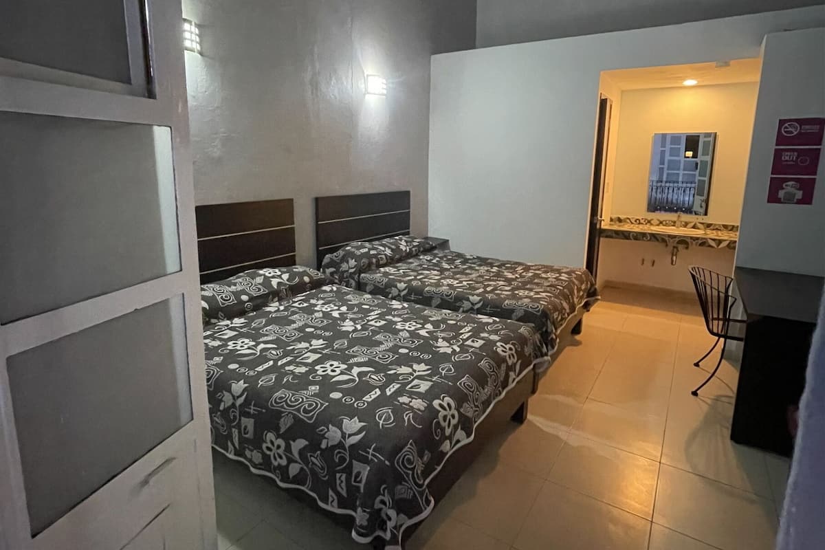 Basic Quadruple Room | Free WiFi