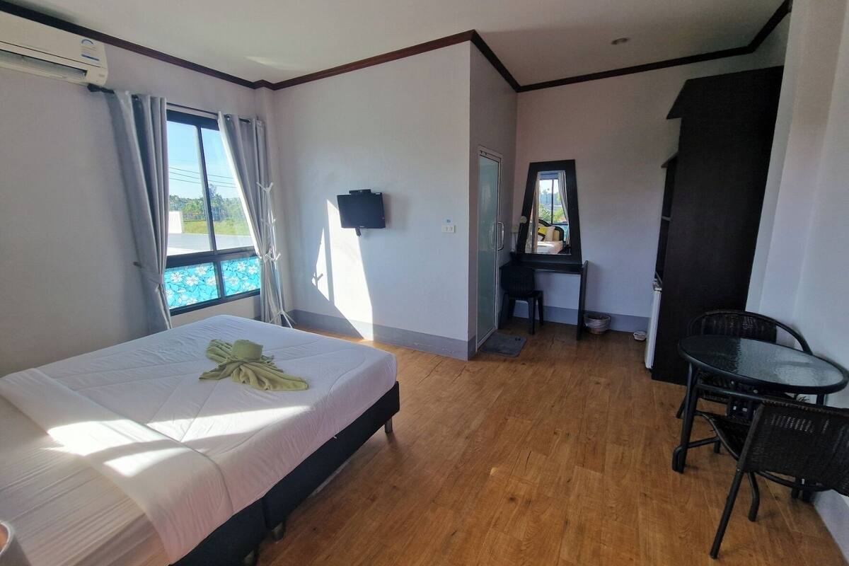Deluxe Double Room, Garden View