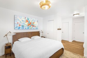 مكواة/لوح كي وواي فاي مجانًا وملاءات أسرّة