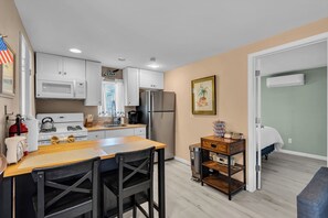 Fridge, microwave, oven, stovetop - Cozy 2-bedroom cottage in gorgeous Seaside Park with AC (Seaside Park)