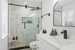 Douche, serviettes fournies