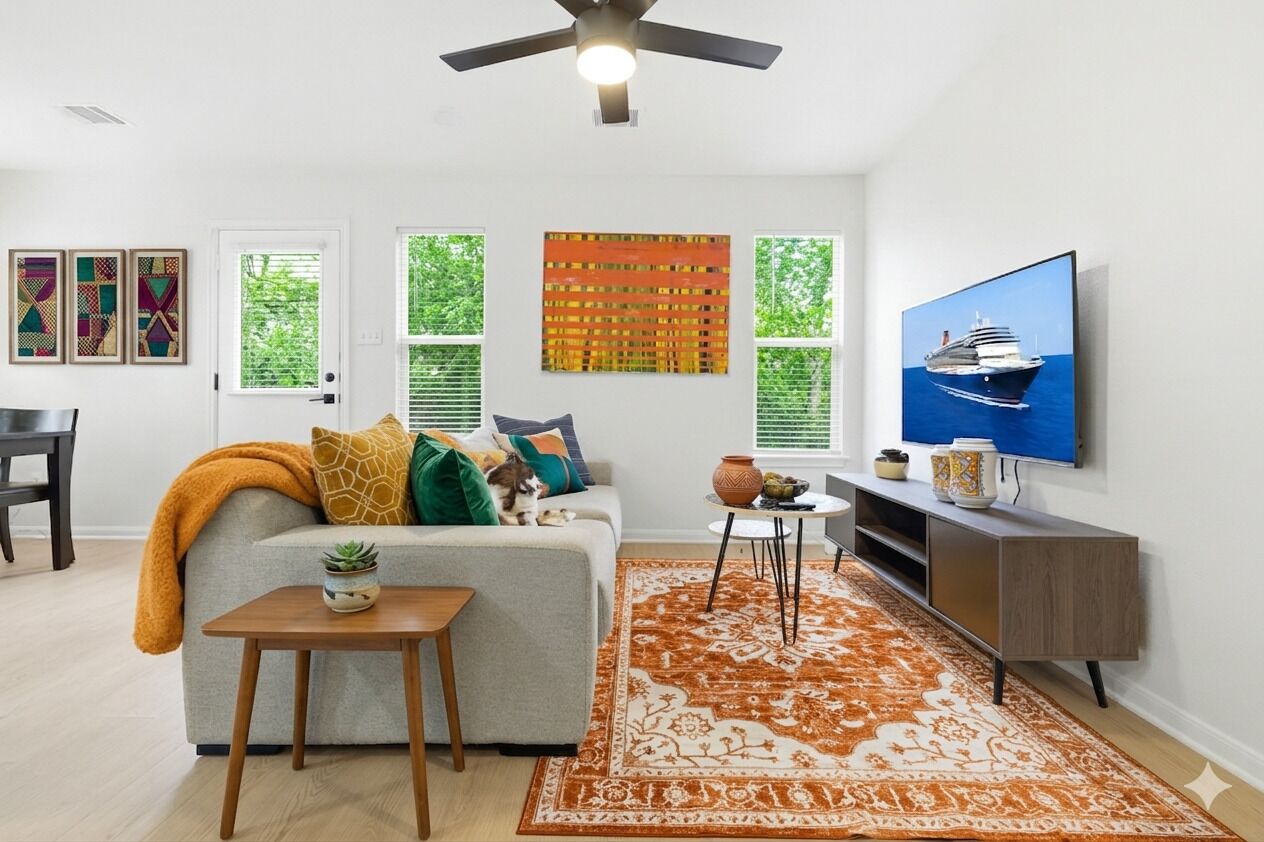 Télévision, table de tennis de table, livres, espaces bureaux