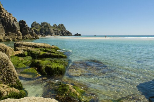 10 The Valley - Free WiFi - Free Parking - 800m From Beach