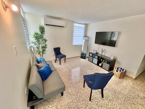 Smart TV - 3-bedroom house in superb Vega Baja with cool AC (Vega Baja)