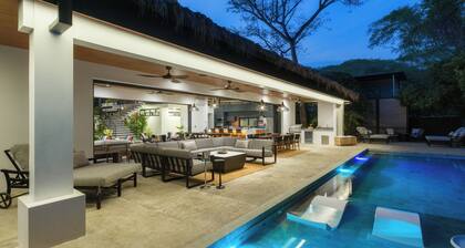 Brand-New Casa Oso Gated Luxury Walk to Beach & Estuary Views