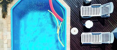 حمّام سباحة خارجي