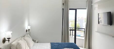 Comfort-dobbeltværelse - balkon | Skrivebord, arbejdsområde til bærbare computere, gratis Wi-Fi