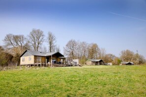 Exterior - Dog friendly glamping stay in Somerset, Kittisford Barton, Lantern and Larks (Wellington)
