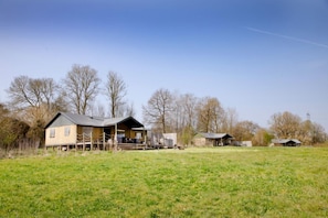Exterior - Dog friendly glamping stay, Treecreeper, Kittisford Barton with hot tub (Wellington)