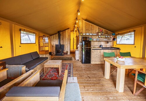 Dog friendly glamping accommodation with hot tub in Ripon, Yorkshire