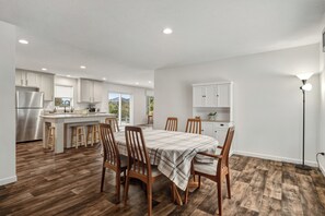 Dining - Big Montana Views just outside Butte (Butte)