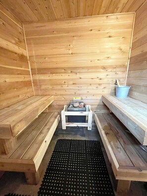 Sauna - Cozy Cabin on Private Lake in Gwinn (Gwinn)