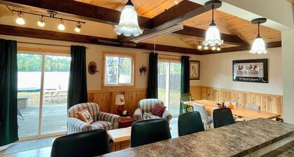 Cozy Cabin on Private Lake in Gwinn