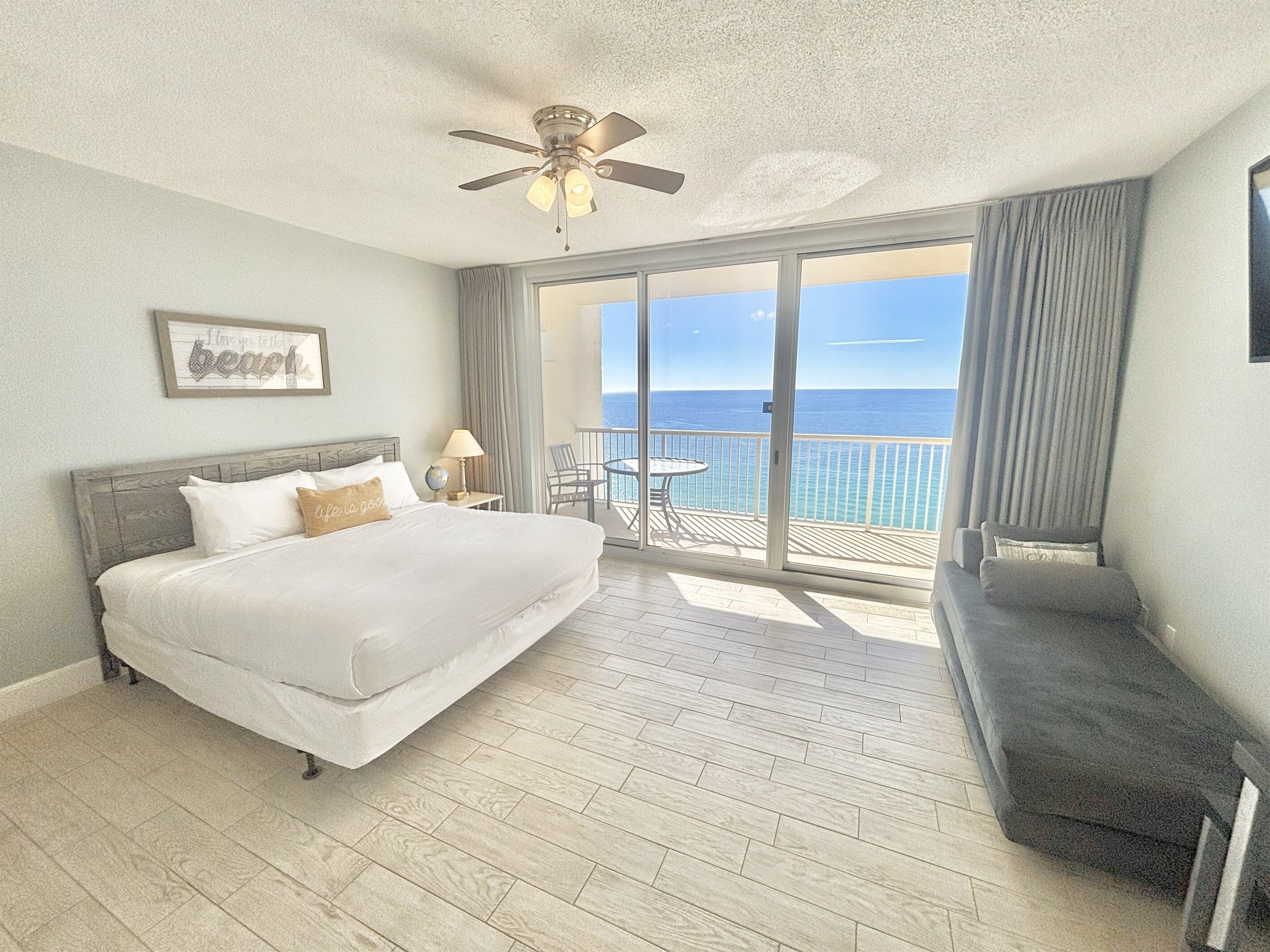 Wifi gratis y ropa de cama