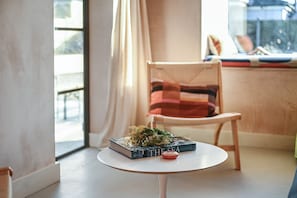 Interior - Luna -  a holiday let that sleeps 8 guests  in 3 bedrooms (Camber)